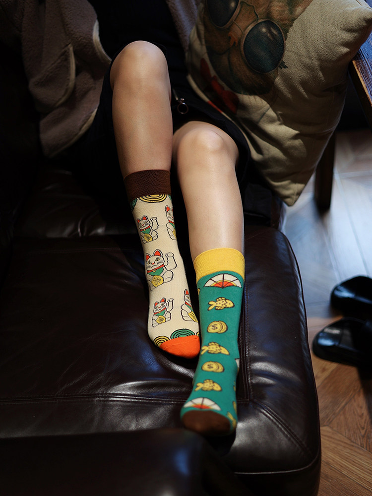 CRAZYSOX ORIGINAL ASYMMETRICAL PATTERN AB TIDE MANDARIN DUCK INS STREET VERSATILE MEDIUM AND HIGH TUBE WOMEN