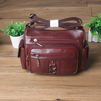 Маленький, темно-бордовый