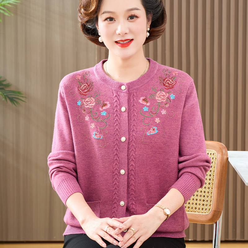 2024 Mother's Clothing Spring and Autumn Knitted Cardigan Stylish Embroidered Long-Sleeved Top Middle-Aged and Elderly Women's New Sweater Coat