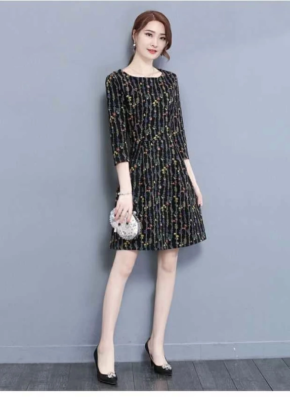 2018 mùa thu mới của phụ nữ đi lại giảm béo đầm bảy điểm tay áo Slim A-line váy 7517A váy lụa