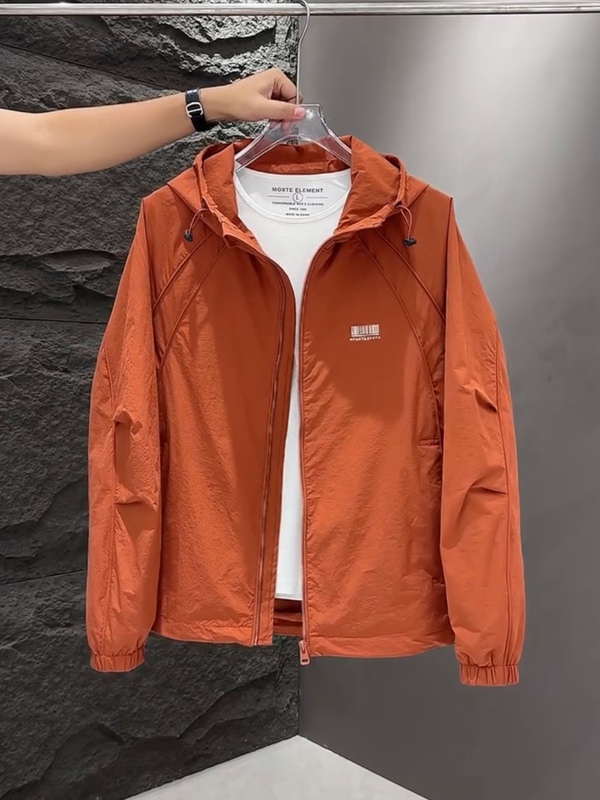 Autumn Thin Jacket Men's Hooded Windbreaker 2026 Spring and Autumn New Trendy Versatile Loose Workwear Jacket