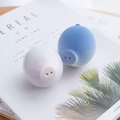 Ceramic handmade creative piggy book desktop ornaments cute cartoon furnishings couple birthday gift pair Commemorative