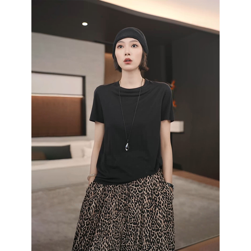 Zhou Zhou Fashionable and Stylish Round-Neck Tencel Short-Sleeve T-Shirt 26 Summer New Loose Slimming Simple Versatile Top for Women