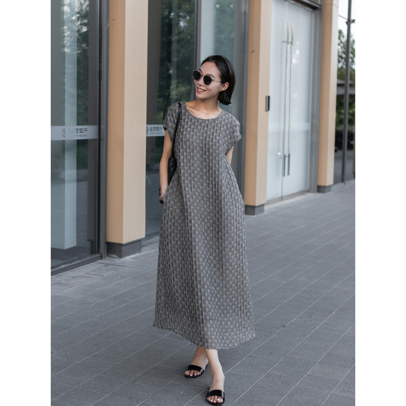 Zhou Zhou 2026 Summer New Old Money Style Gray Plaid Linen Long Dress with Small Flutter Sleeves, Elegant Mid-Length Dress