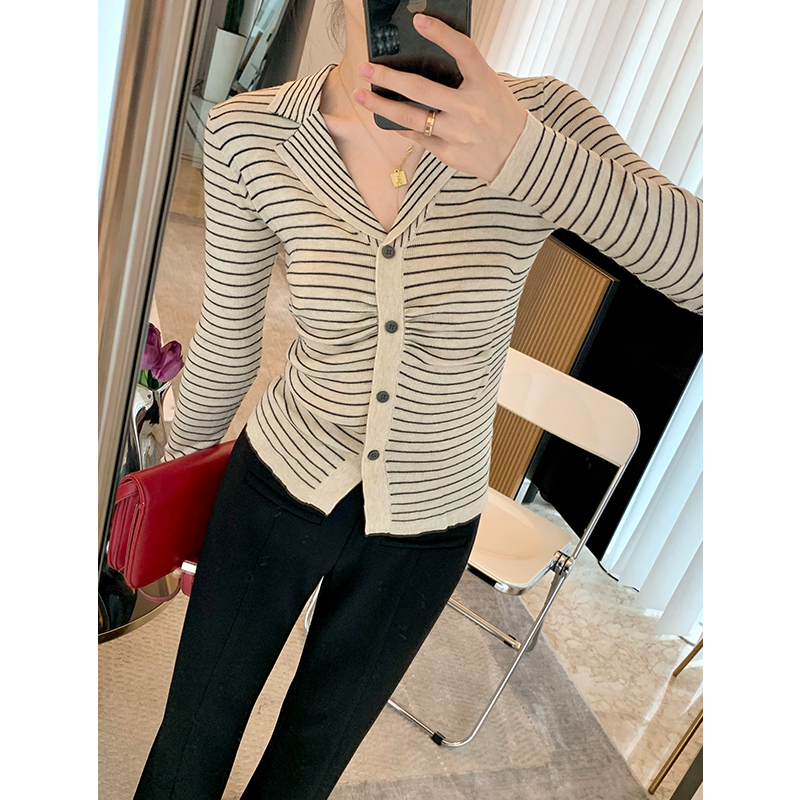 MUKOK striped knitting sweater 2023 new Spring and Autumn design sensation for a small and slim V - collar sweater