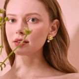 Серьги, изогнутые искусственные клипсы из жемчуга с цирконом, стиль, серебро 925 пробы, золото 14 карат, в цветочек