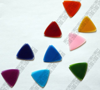 Rein handgefertigtes daruan-performance-plektrum aus farbenfrohem nylon