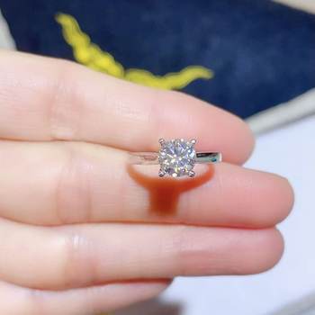 Classic 18k gold ring with three colors and can be customized