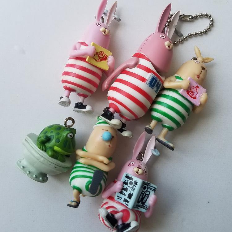 Japan original single creative car keychain plastic accessories Cute escape rabbit bag jewelry mobile phone small pendant tide