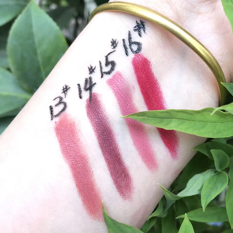 Smile Lip M Lip Pen Eye and Lip Pen Matte Smooth và Sleek Màu sắc tốt Son môi Lip Line Painted Pattern Open Corner - Bút chì môi / môi lót