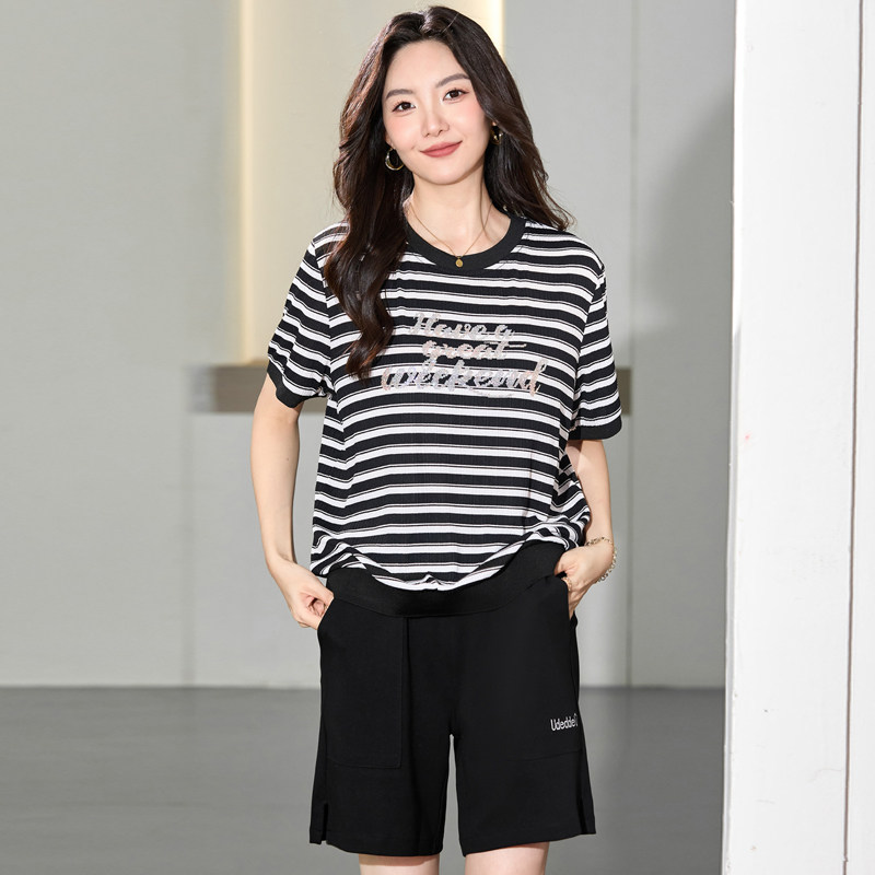 大尺碼女裝胖mm時尚洋派條紋T恤衫200斤胖妹妹夏裝寬鬆顯瘦休閒上衣