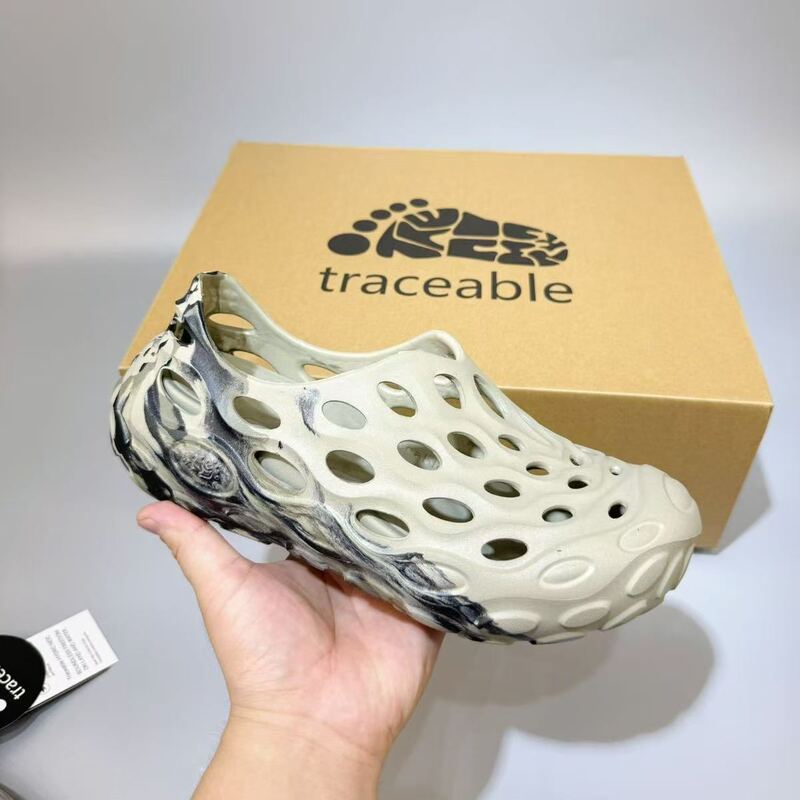Canada's Traceable New Venom Clogs for Men, Non-Slip Slip-On Outdoor Sandals for River Tracing and Beach Use Canada's Traceable New Venom Clogs for Men, Non-Slip Slip-On Outdoor Sandals for River Tracing and Beach Use