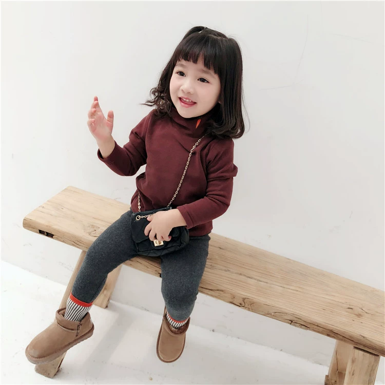 Áo thun bé gái nhung cộng 2018 mùa đông mới bé nhỏ bé trai sọc cao cổ áo thun dày