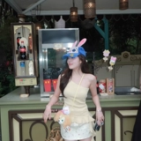 Женский свитер с открытыми плечами во французском стиле, лето 2025, футболка с открытыми плечами «Чистое желание», плиссированный топ с узкой талией для горячих девушек