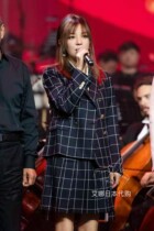 Aina Day Thom Browne Zhao Wei same suit pleated skirt plaid double-breasted blazer