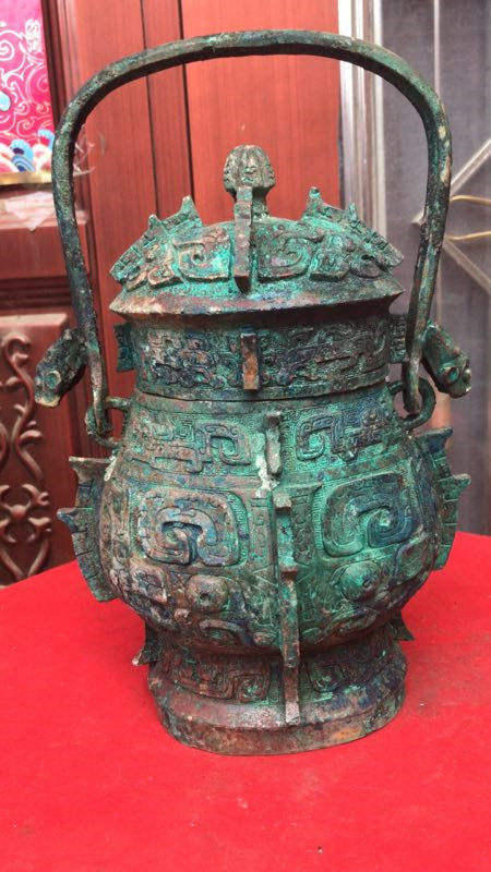 Antique bronze animal face lifting beam with muffled sound carbonization to remove heavy ornaments antique red spot green rust collection