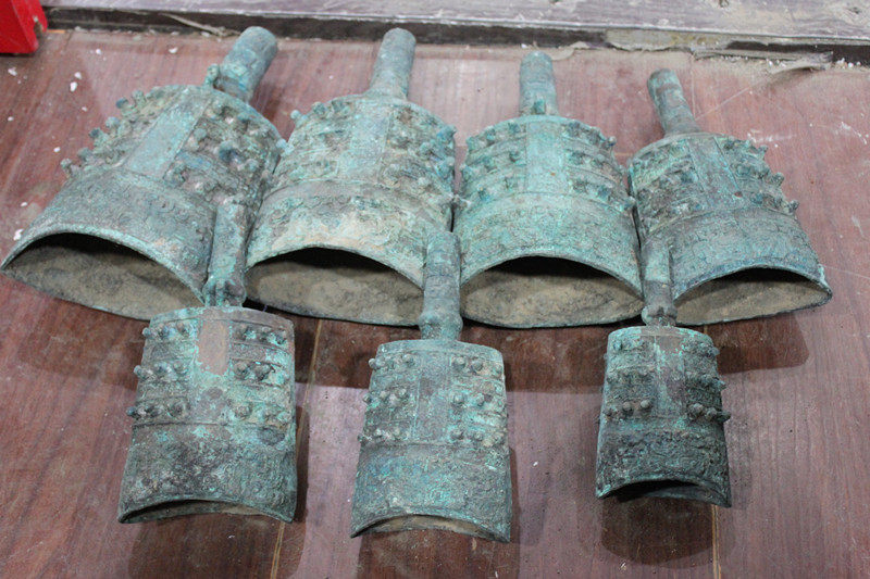 Imitation ancient bronzeware spring autumn and late autumn Cai Shenhou chime in 7 sets of silenced carbonation to remake red spotted green rust