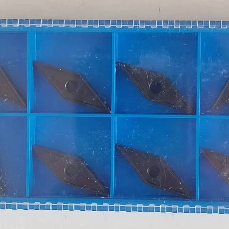 厦门金鹭铸铁车刀片VNMG160404 08 12-UK-GK1115性能如何？35度菱形车刀头的应用优势与注意事项