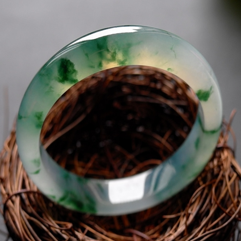 Jade color ice A goods light green jade bracelet Female Jasper bracelet Beauty jade belt certificate special price jade