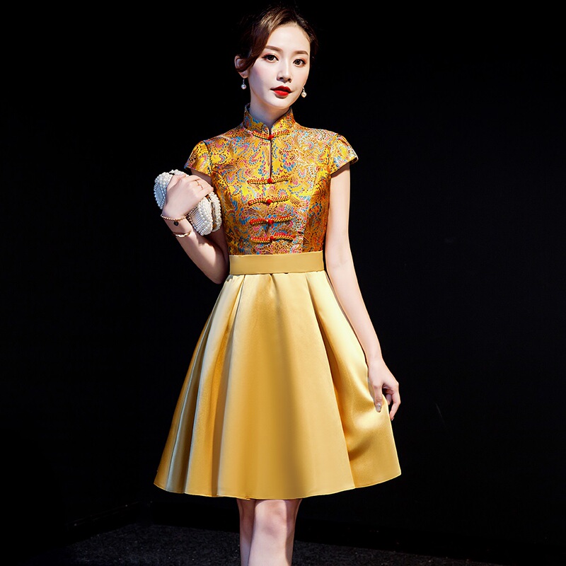 Ziyuanxuan, a Petite Host, Recites a Modified Cheongsam Short Dress in Yellow for a Banquet Evening Dress and Stage Performance Outfit for Women