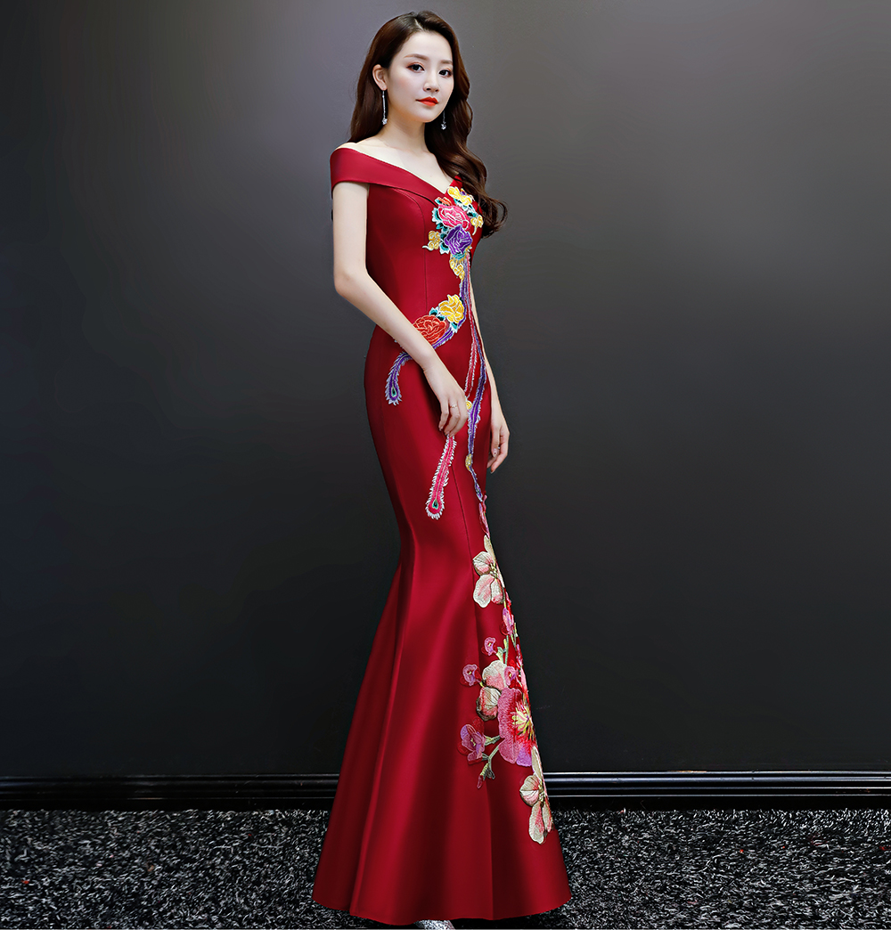 Long wedding dress for bride, burgundy suit, 12 years, open shoulders, Chinese style, with embroidery, for catwalk Long wedding dress for bride, burgundy suit, 12 years, open shoulders, Chinese style, with embroidery, for catwalk