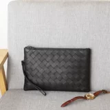 Плетеная сумка с петлей на руку, маленькая сумка клатч, коллекция 2023, из натуральной кожи