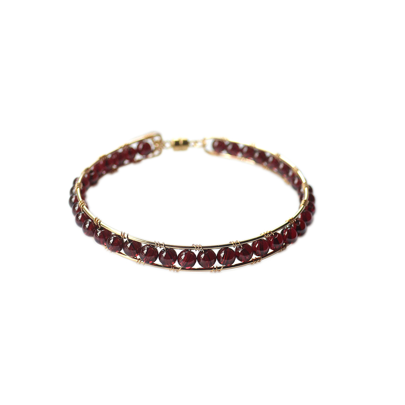 Washable~ Natural Garnet Bracelet, Vintage Bracelet, American 14K Gold-Plated Clasp Design, Niche Starry Sky Style Washable~ Natural Garnet Bracelet, Vintage Bracelet, American 14K Gold-Plated Clasp Design, Niche Starry Sky Style