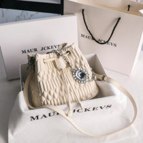 Hong Kong leather pleated rhinestone bag 2021 new high-class sense of foreign style shoulder messenger chain bucket bag