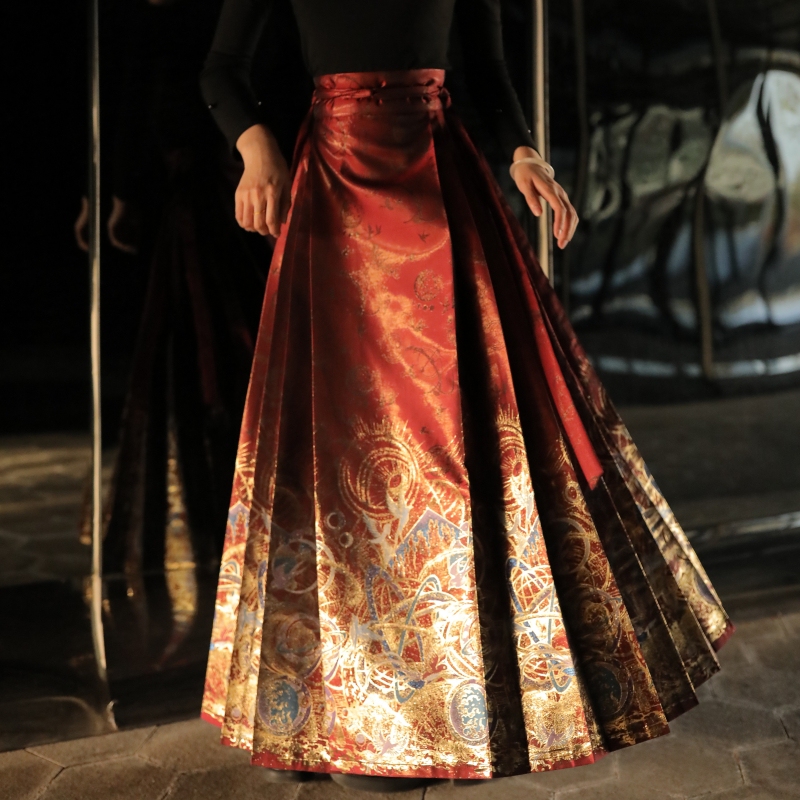 Red Heavy-Duty Mamian Skirt Half-Length Skirt, Chinese Style Ming Dynasty Hanfu, Engagement Wedding Dress, Extended High-End Toast Dress for Petite Figures