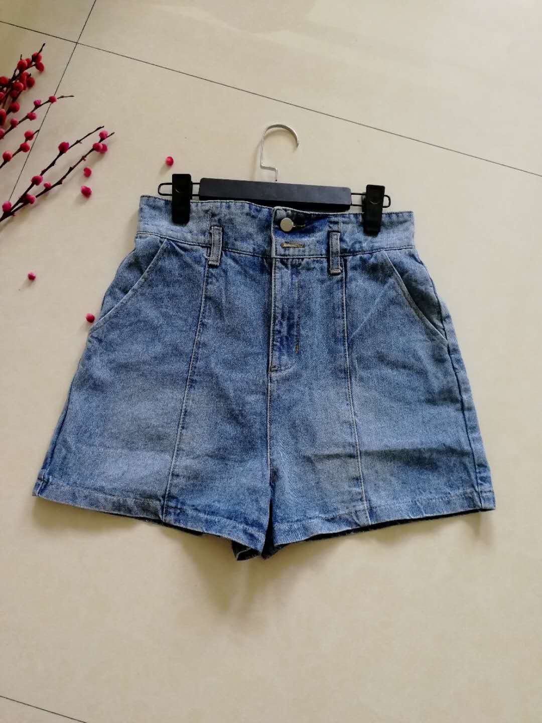 ZZ D's 2018 new trendy summer ladies medium high waist all-match leggings shorts denim thin