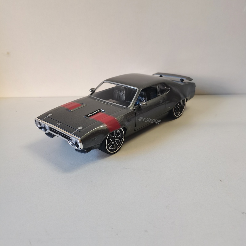 Jada 1/24 Plymouth 1972 Plymouth Gtx Alloy Car Model Toy Ornament