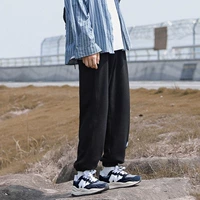 Черный размер меньше и один размер