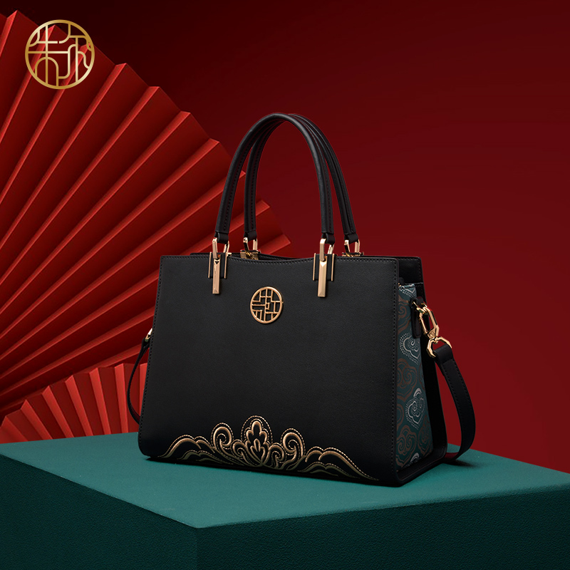 Light Luxury New Chinese Style Bag for Women 2026 New Handbag Embroidered National Style Bag Fashionable and Elegant Genuine Leather Mom Bag