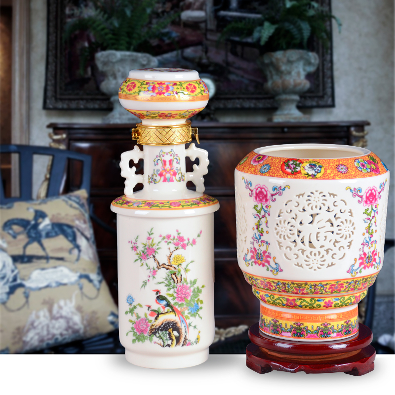 Jingdezhen ceramic jars hip flask 2 jins pack it hollow - out decorative ceramic seal pot liquor bottles of household ceramics