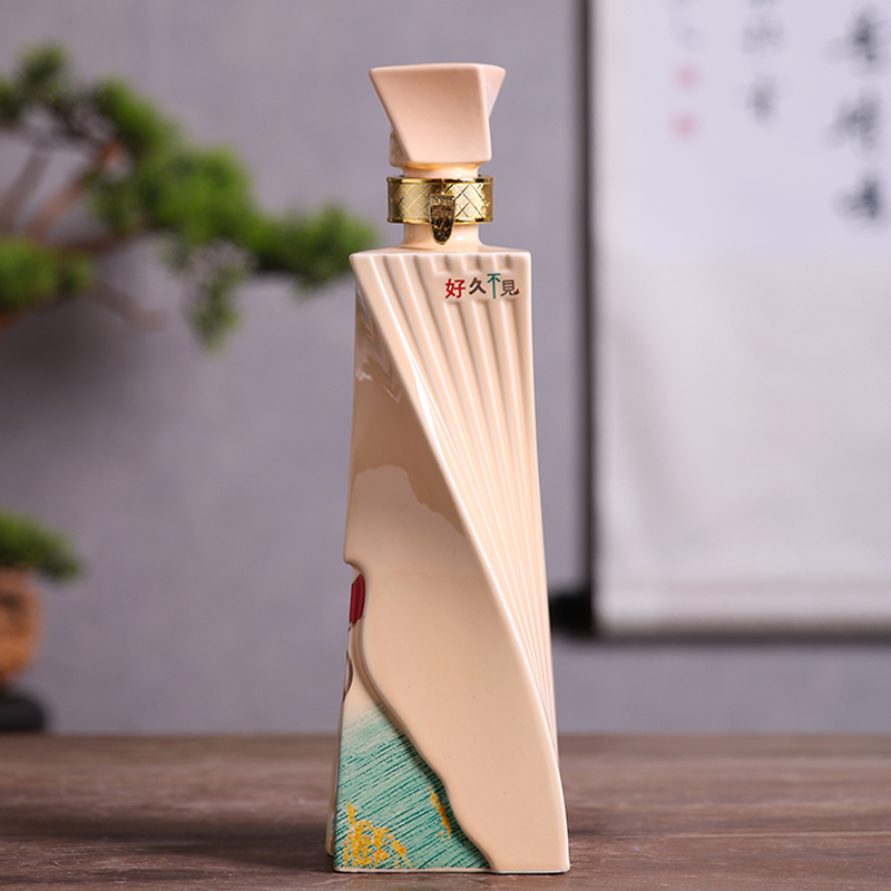 An empty bottle of jingdezhen ceramics with gift box household pack 1 catty SanJiu hoard blank jars creative Chinese hip flask
