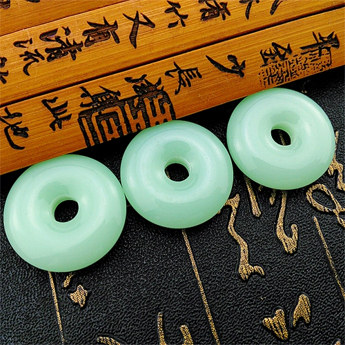 Защитный амулет, пряжка, стеклянное ожерелье, подвеска подходит для мужчин и женщин, изумрудный аксессуар для влюбленных