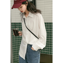 2021 new autumn design sense niche hanging top loose Korean white long sleeve shirt women tide