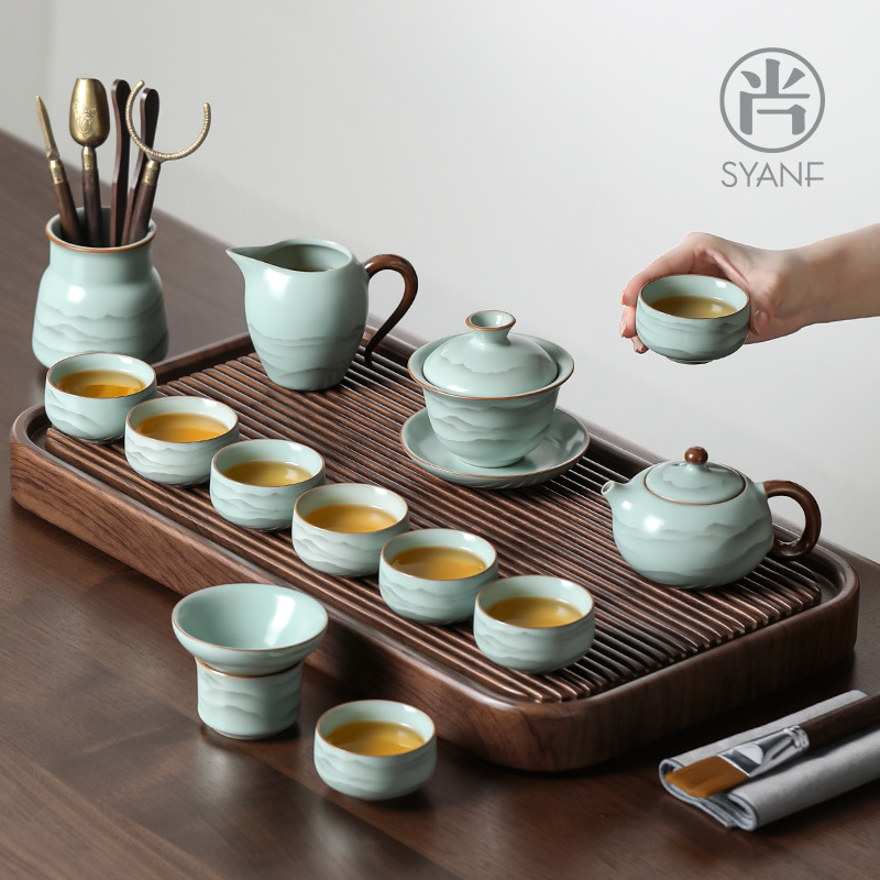 Kung Fu Tea Set for Home Use, New Model, Sky Blue Ru Kiln Ceramic Tea Set with Gaiwan, Tea Cups, and Tea Tray