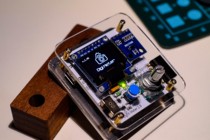 Portable hand-held incident electronic light meter Acrylic backplane compatible with flash mode