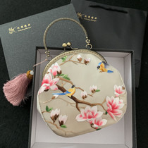 Brand new Summer Ladies bag Genuine Silk Embroidered Magnetic Buckle Embroidered Handbag with Chinese Ethnic Wind Featured Small Gift