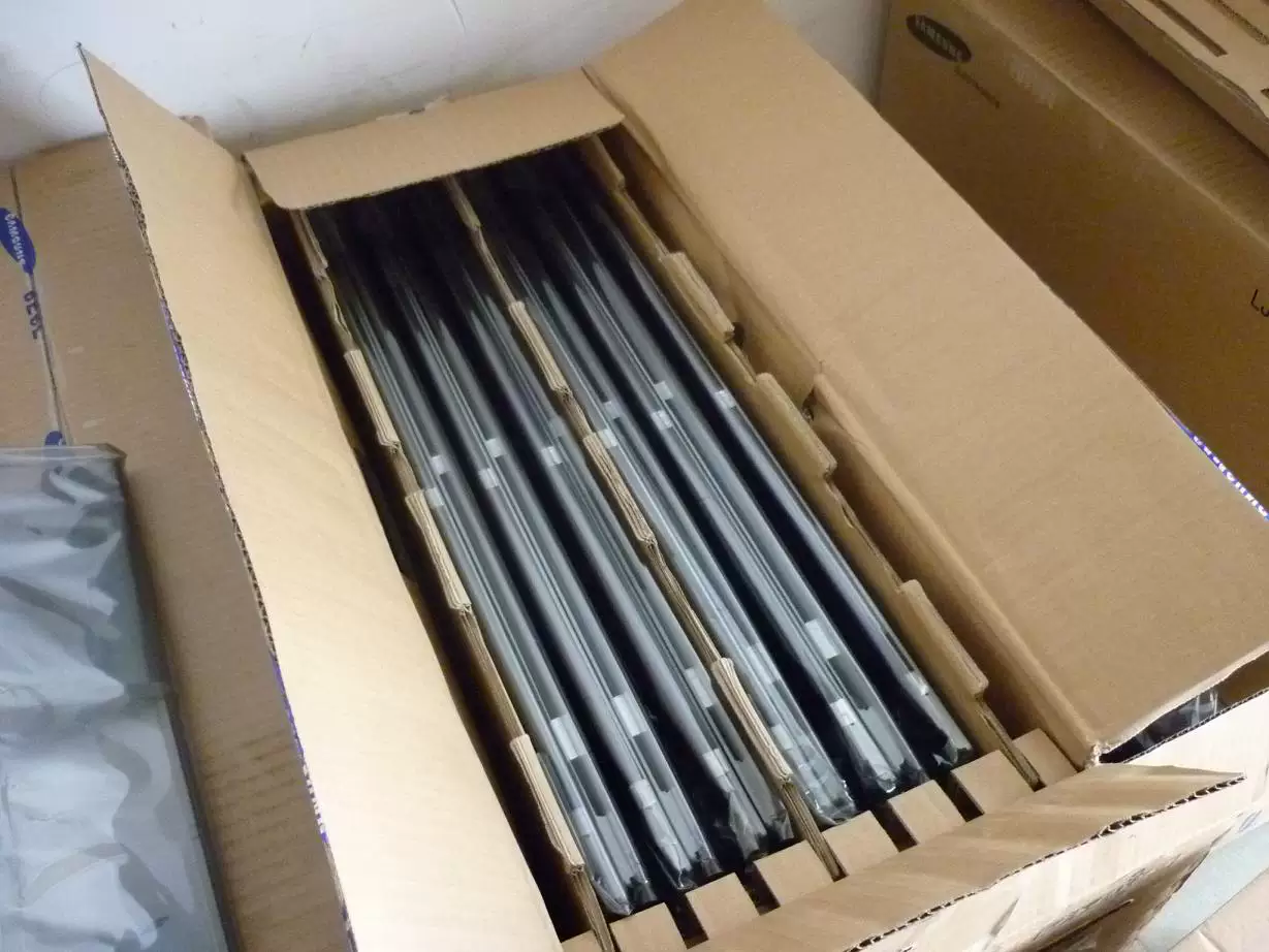 M215HGE-l10L21M215HTN01.1LM215WF4WF3WF9 HR215WU1-210