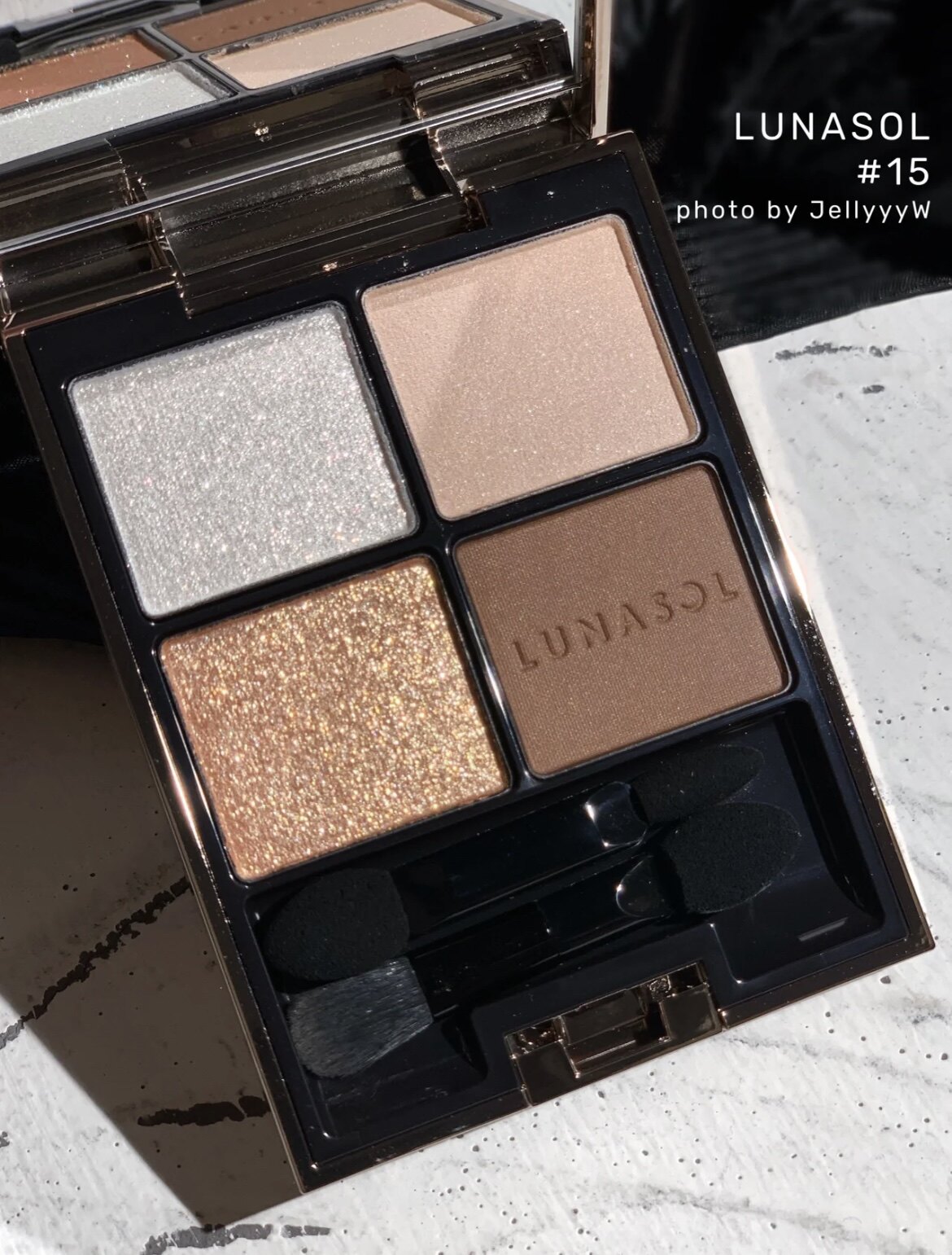 (16 spot seconds) Japan LUNASOL sun and moon eye shadow 22 years in autumn new limit