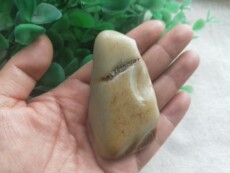 Ювелирные камни 金丝玉原石/乌尔禾宝石光/新疆彩玉/戈壁玉/玉石原石/玉化泥石