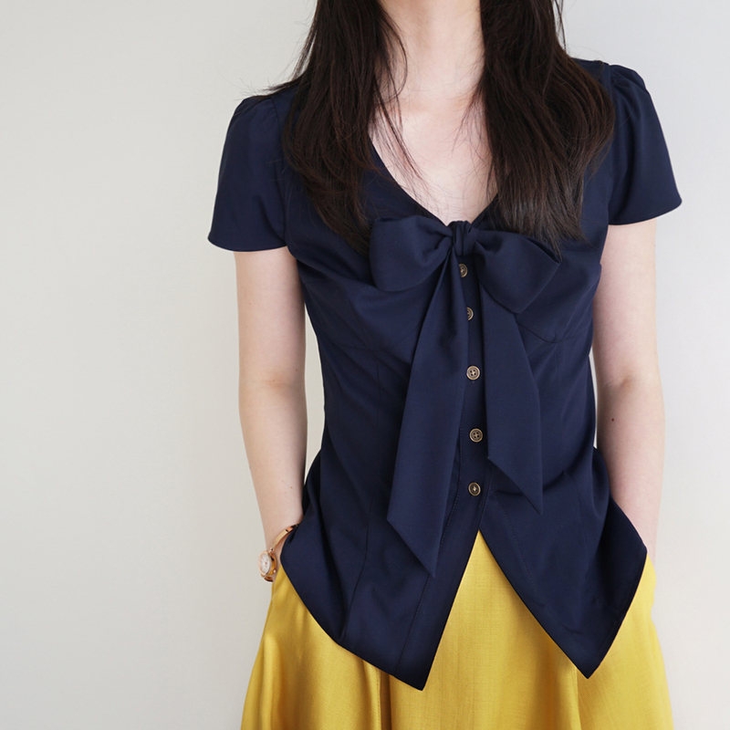 Lost and Found Navy Blue Lace-Up V-Neck Short-Sleeved Waist-Cinching Slim-Fit Shirt Anti-Wrinkle Elegant Chic Women's Ss Lost and Found Navy Blue Lace-Up V-Neck Short-Sleeved Waist-Cinching Slim-Fit Shirt Anti-Wrinkle Elegant Chic Women's Ss