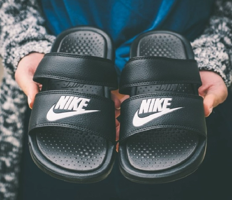 Nike BENASSI DUO ULTRA SLIDE Đôi dây đeo Ninja Đôi dép 819717-010 / 100 - Dép thể thao