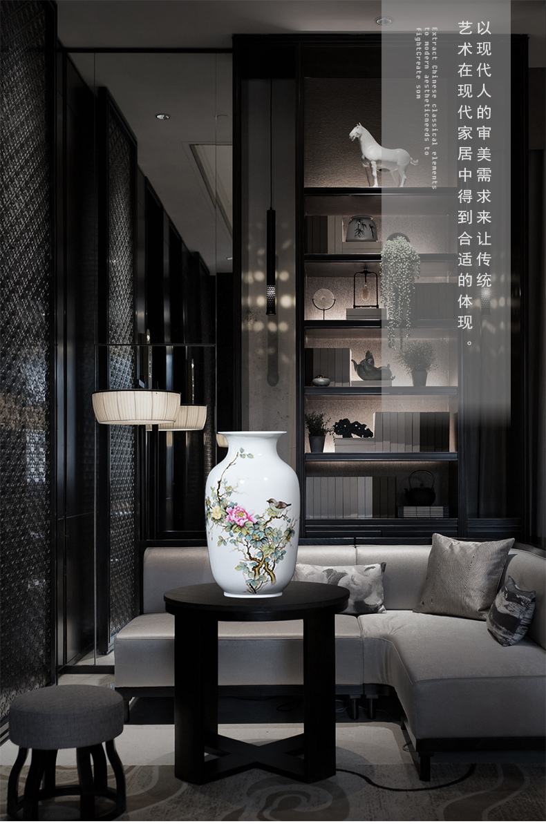 Jingdezhen ceramics by hand China wind restoring ancient ways is the sitting room flower vase furnishing articles of Chinese style decoration decoration process