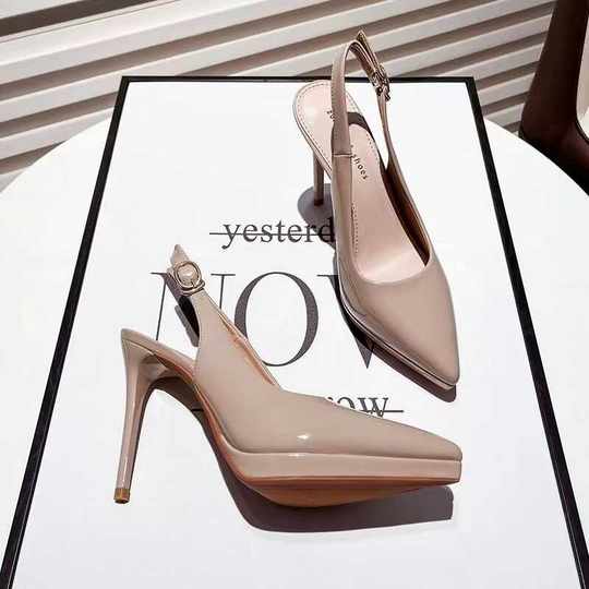 高跟鞋秋季裸色台女2025年新款春季11漆皮黑色名媛细跟尖头单鞋