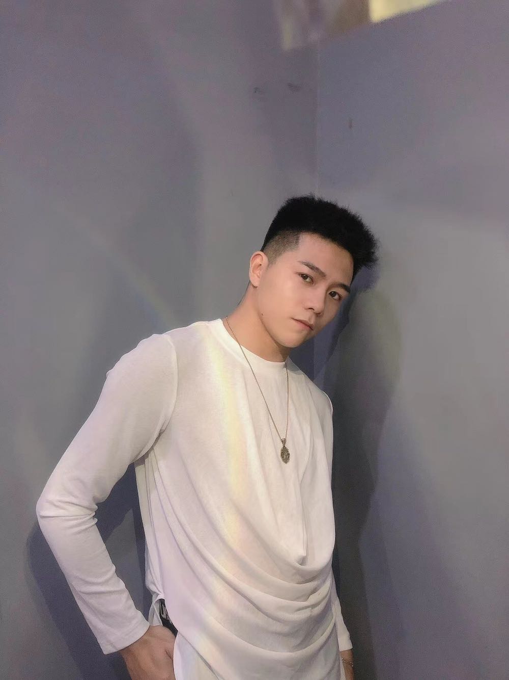 vv dance suit DUYQ 2020 wake series men's new design to give the folds to the clothing dynamic