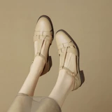 【Италия】 Рене Ванвилла носит элегантный темперамент 4-см кожаные сандалии.