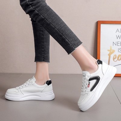 软底百搭松糕小白鞋女